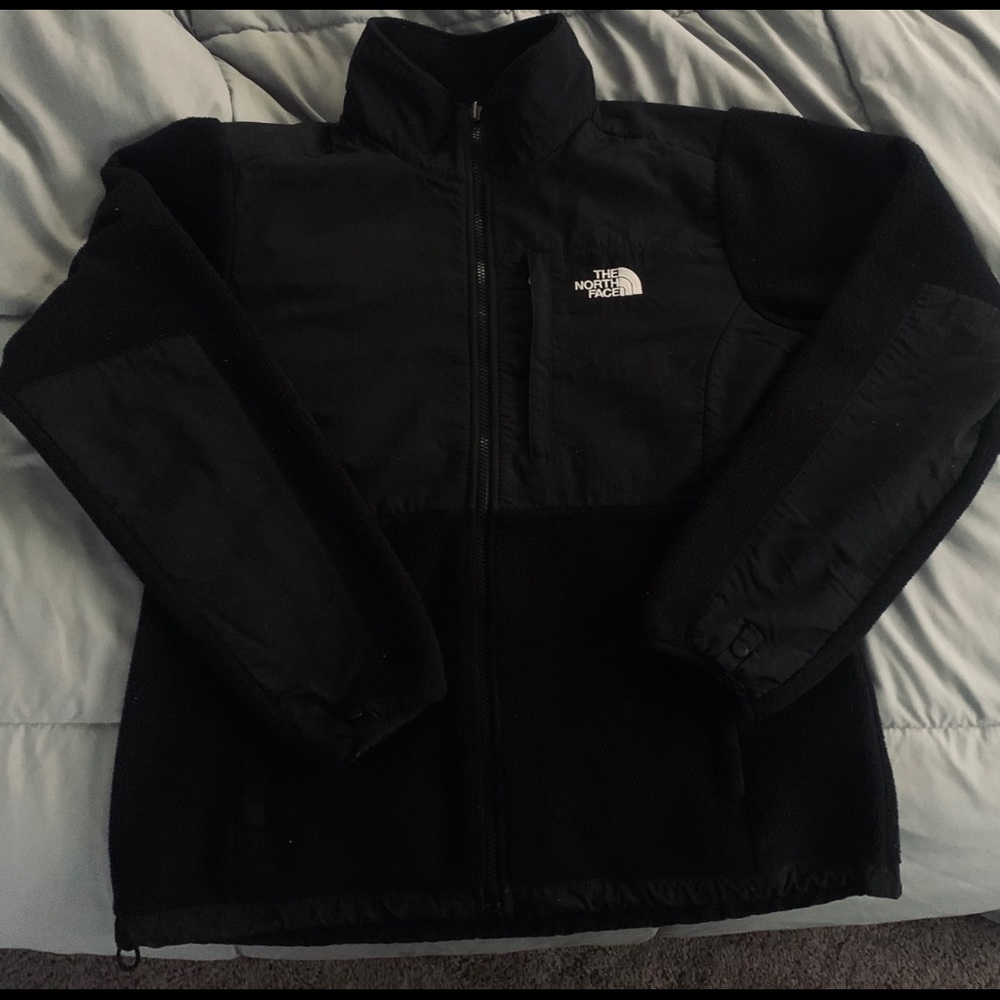 TNF Denali 2 black. Women’s size LG